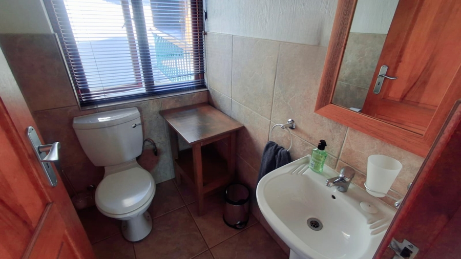 4 Bedroom Property for Sale in Boschenvaal River Front Lodges Free State